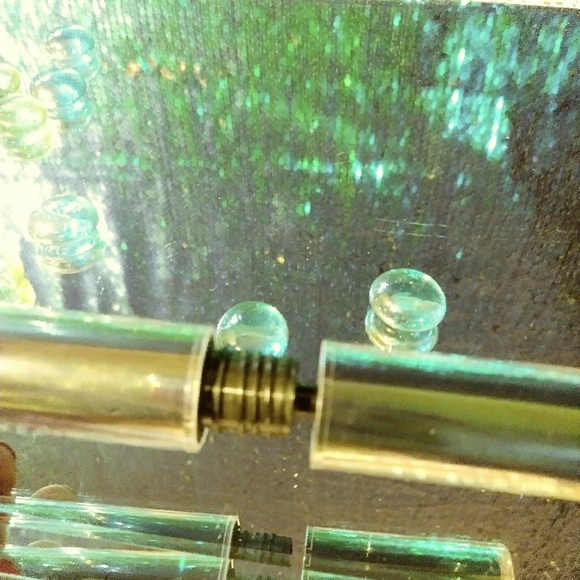 Urban Decay Troublemaker mascara black - Picture 3 of 3